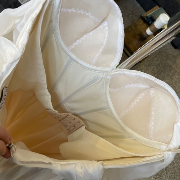 Sarah Seven “Practically Perfect” wedding dress - Picture 7 of 10